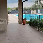 Casa Pergola 2 - Fronte Piscina, Parking Апартаменты *