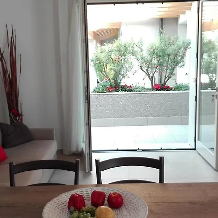 Casa Pergola 2 - Fronte Piscina, Parking