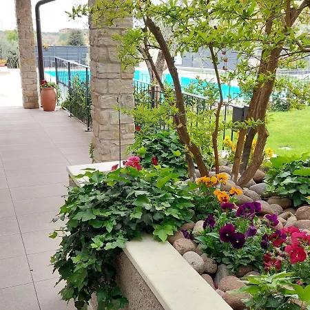 Casa Pergola 2 - Fronte Piscina, Parking