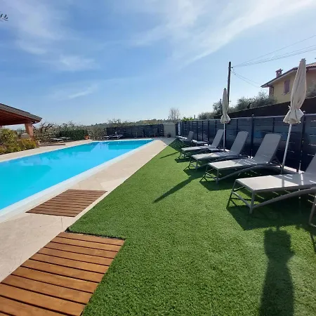 Casa Pergola 2 - Fronte Piscina, Parking