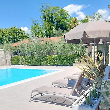 Casa Pergola 2 - Fronte Piscina, Parking Бардолино