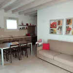 Casa Pergola 2 - Fronte Piscina, Parking *