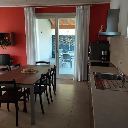 Casa Pergola 2 - Fronte Piscina, Parking *