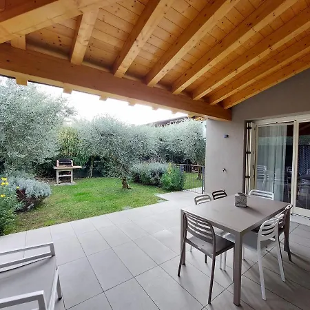 Casa Pergola 2 - Fronte Piscina, Parking