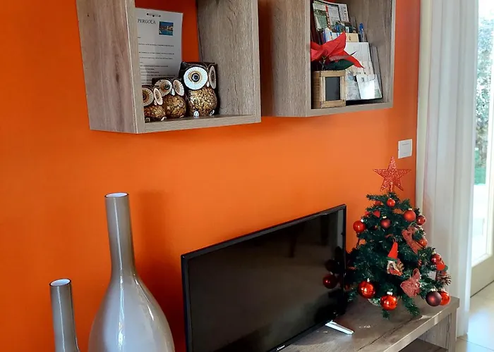 Casa Pergola 2 - Fronte Piscina, Parking Бардоліно