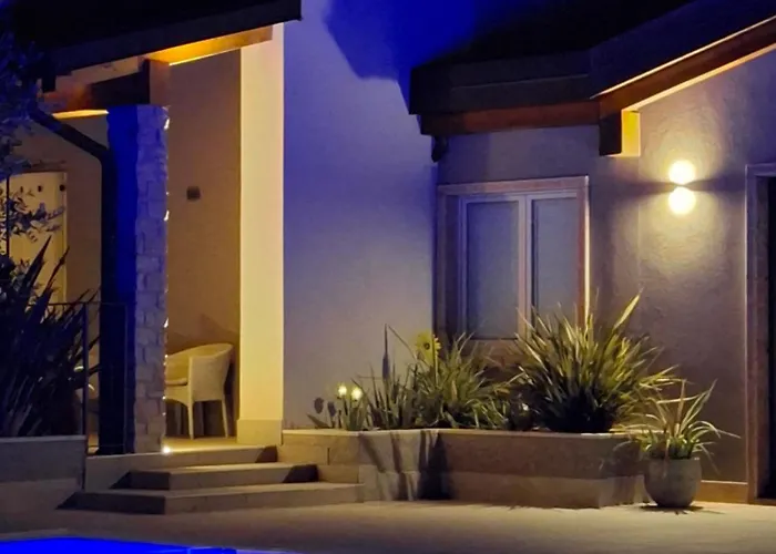 Апартаменти Casa Pergola 2 - Fronte Piscina, Parking Бардоліно